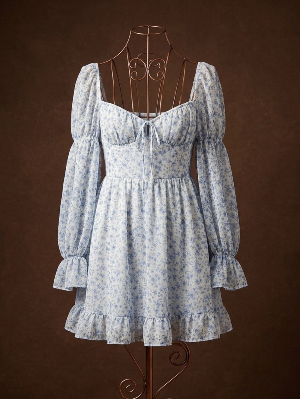 Short romantic and cottagecore style dress